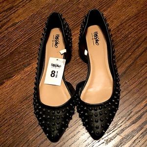 NEW - Black leather spiky flats